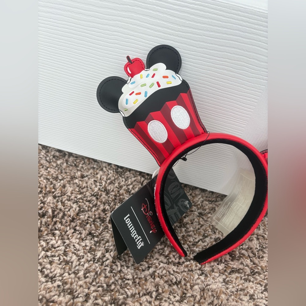 Loungefly cupcake Disney ears - Picture 2 of 4